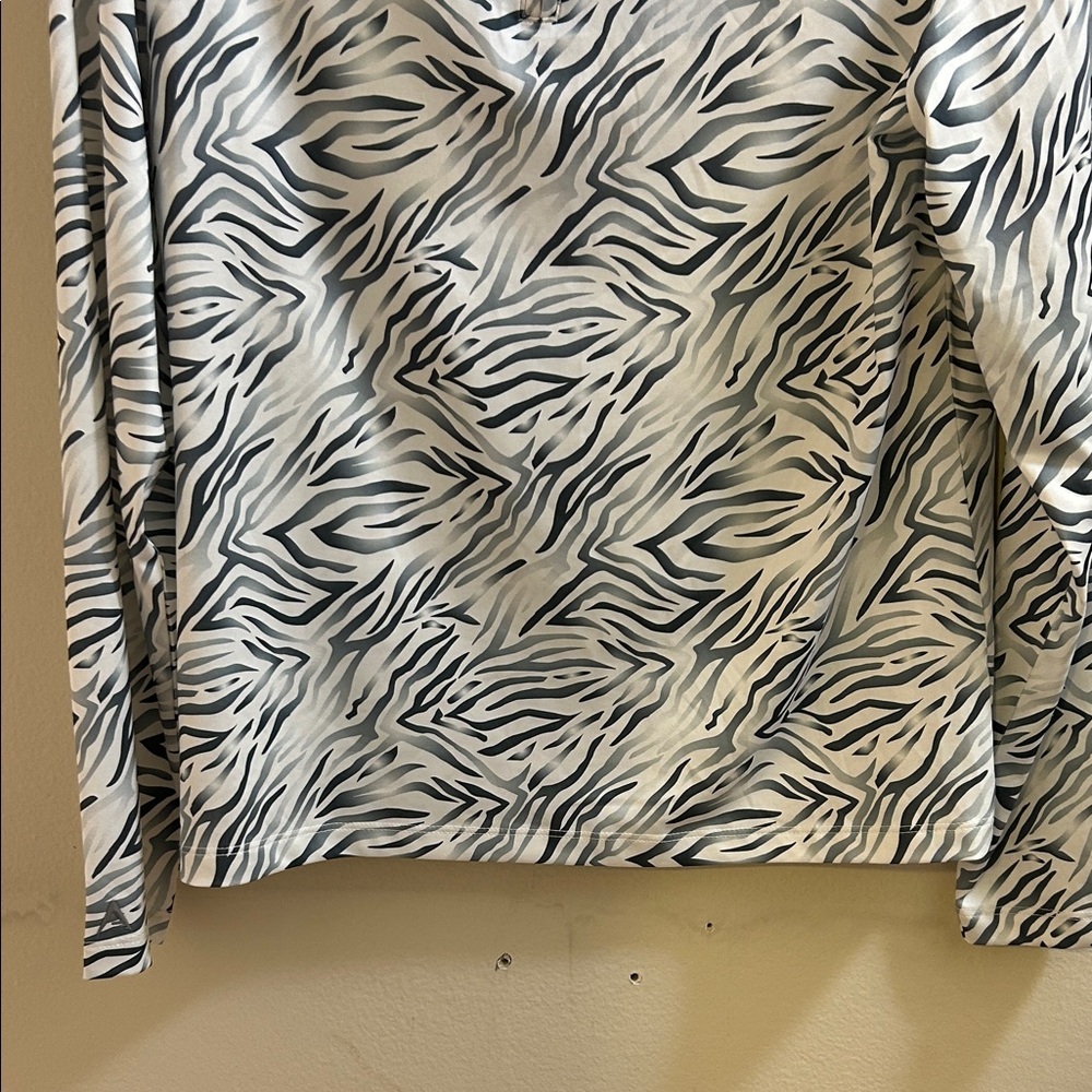 Antigua Zebra Print Long Sleeve 3/4 Zip Top - Picture 5 of 8